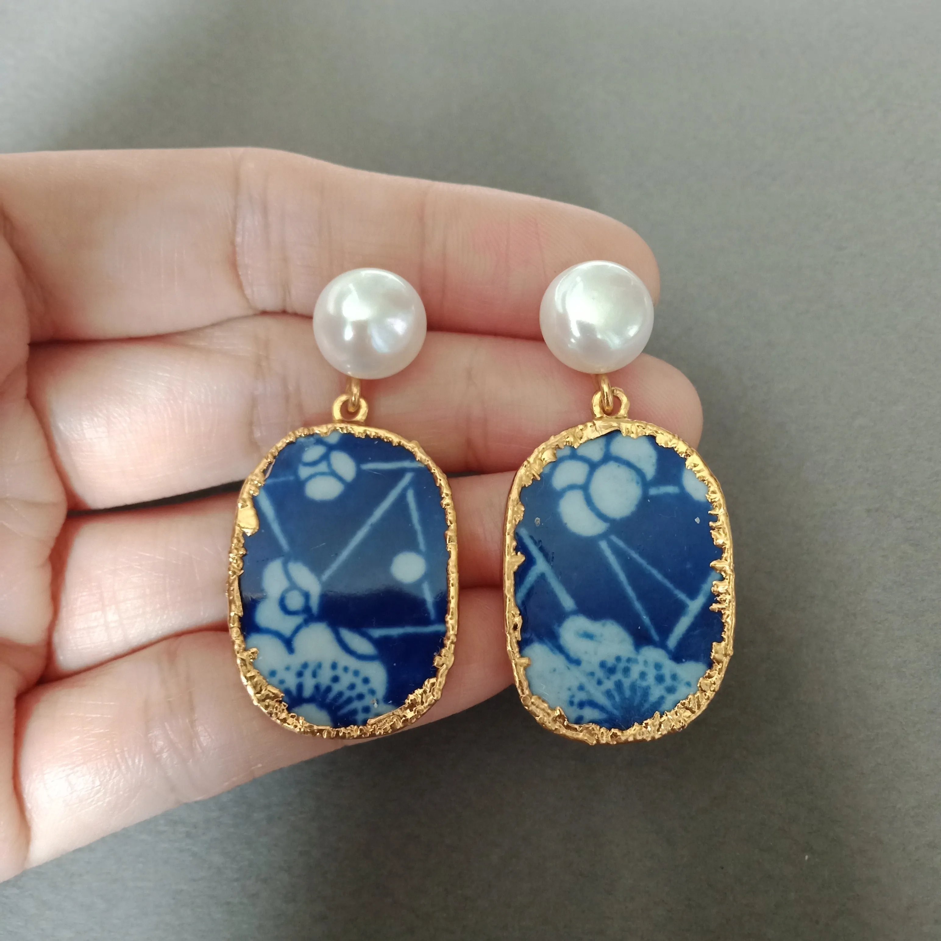 3 Friends of winter porcelain earrings